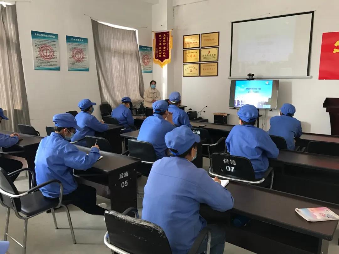 為企業(yè)、工廠等復(fù)工人員聚集地?開(kāi)展疫情健康防護(hù)知識(shí)培訓(xùn)
